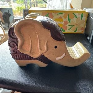 Elephant pen and phone holder